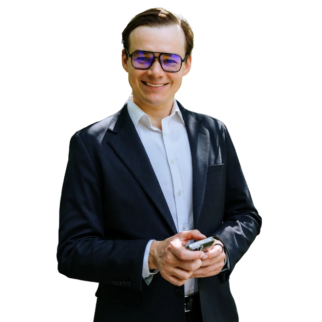 Adrian Stelmach jest ekspertem transformacji cyfrowej przemysłu, wdrażającym sprawdzone rozwiązania IT